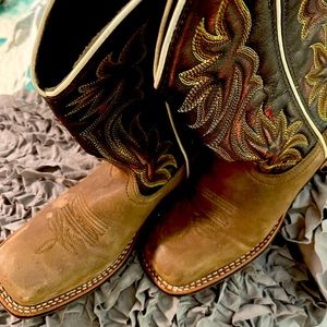 Brown cowgirl 🤠 Laredo Boots